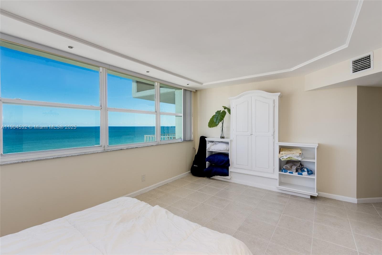 1410 S Ocean Dr 1702 photo 6