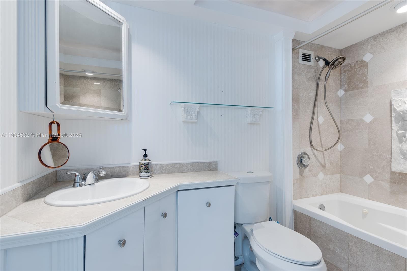 1410 S Ocean Dr 1702 photo 12