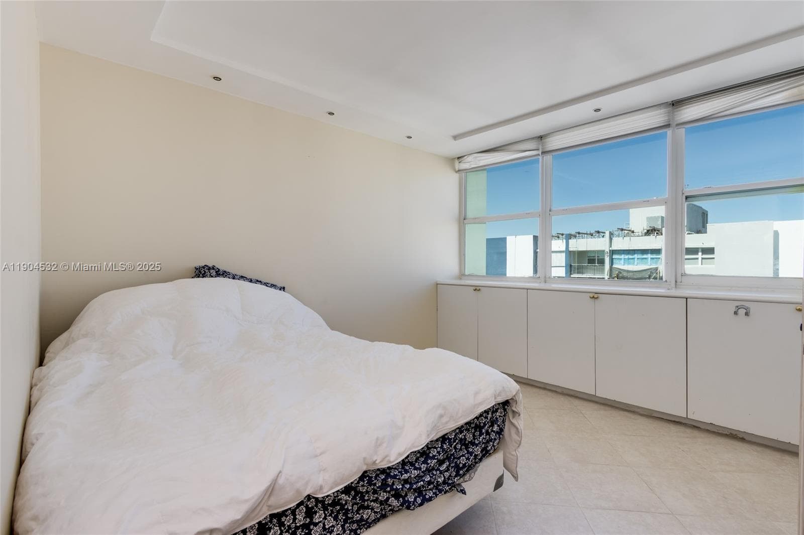 1410 S Ocean Dr 1702 photo 10