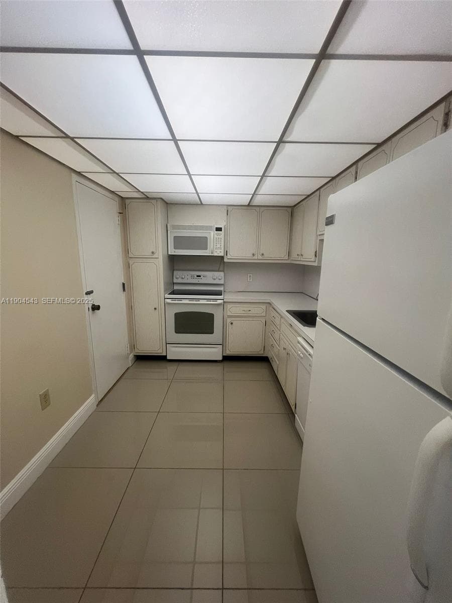 1965 Ocean Dr 10P photo 16