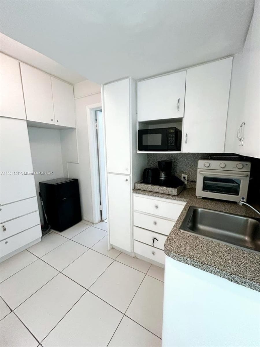5445 Collins Ave 617 photo 6
