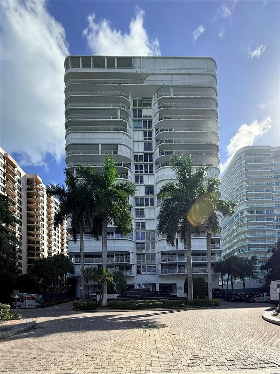 10155 Collins Ave 906 photo 1