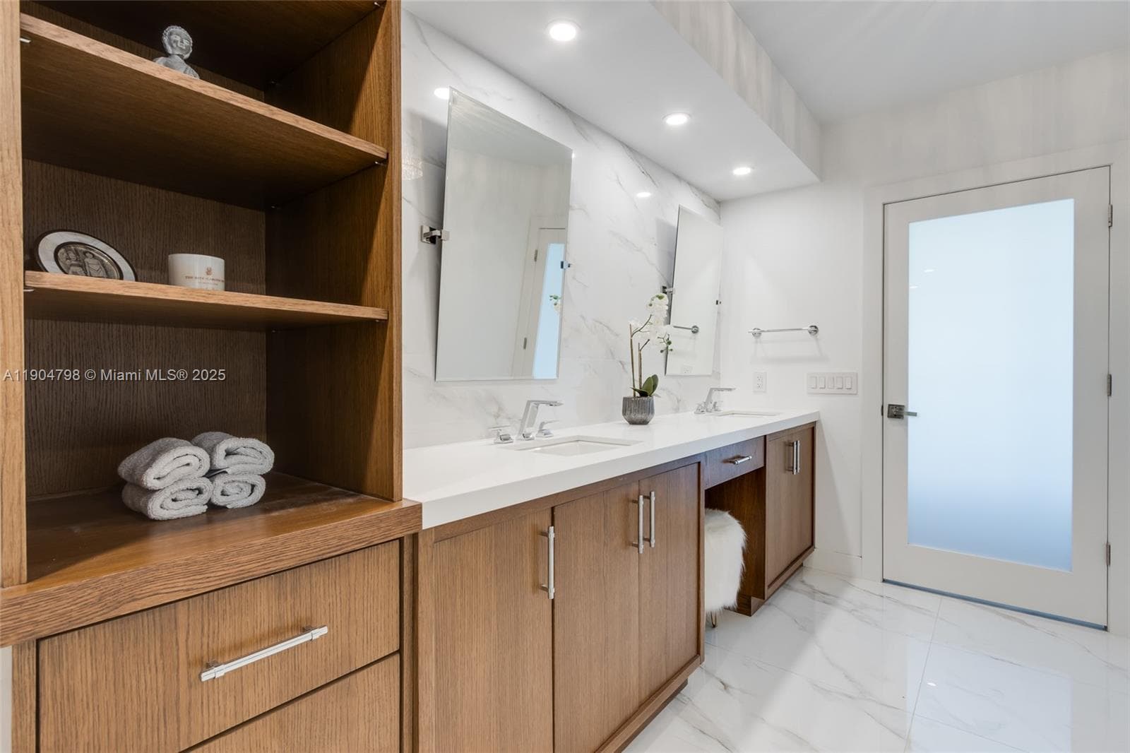 3370 Hidden Bay Dr 303 photo 24