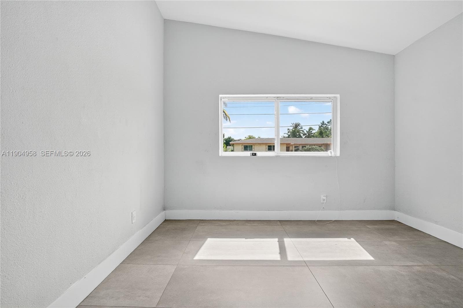 2325 NE 194 Street photo 20