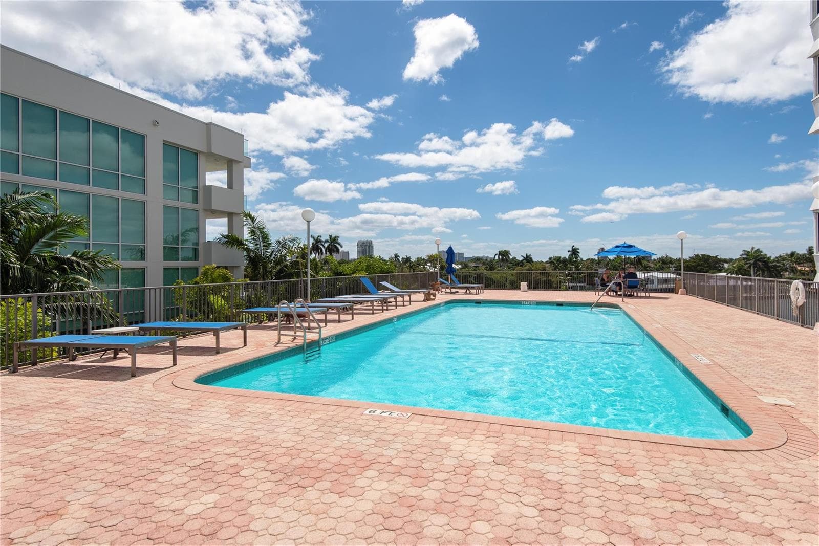 333 Sunset Drive 207 photo 22