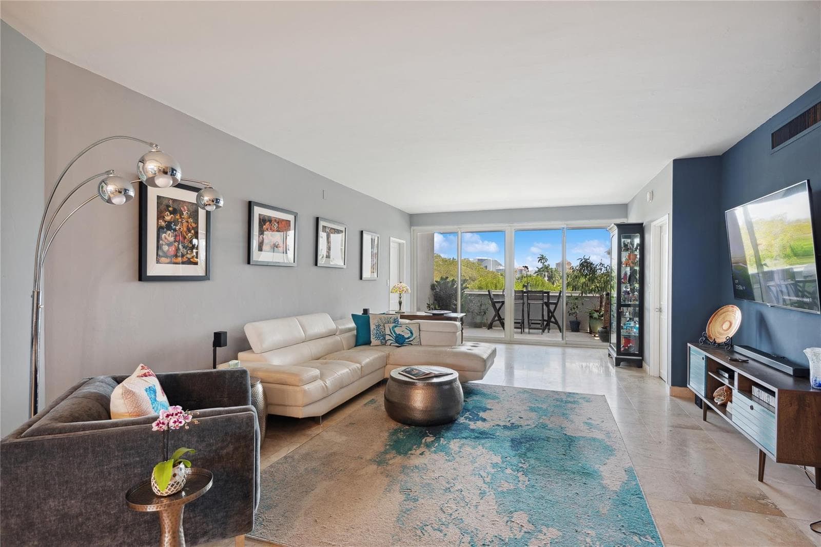 333 Sunset Drive 207 photo 4