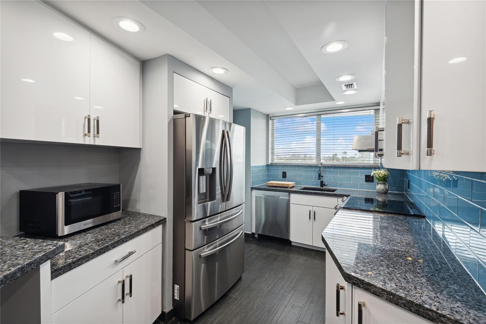 333 Sunset Drive 207 photo 8