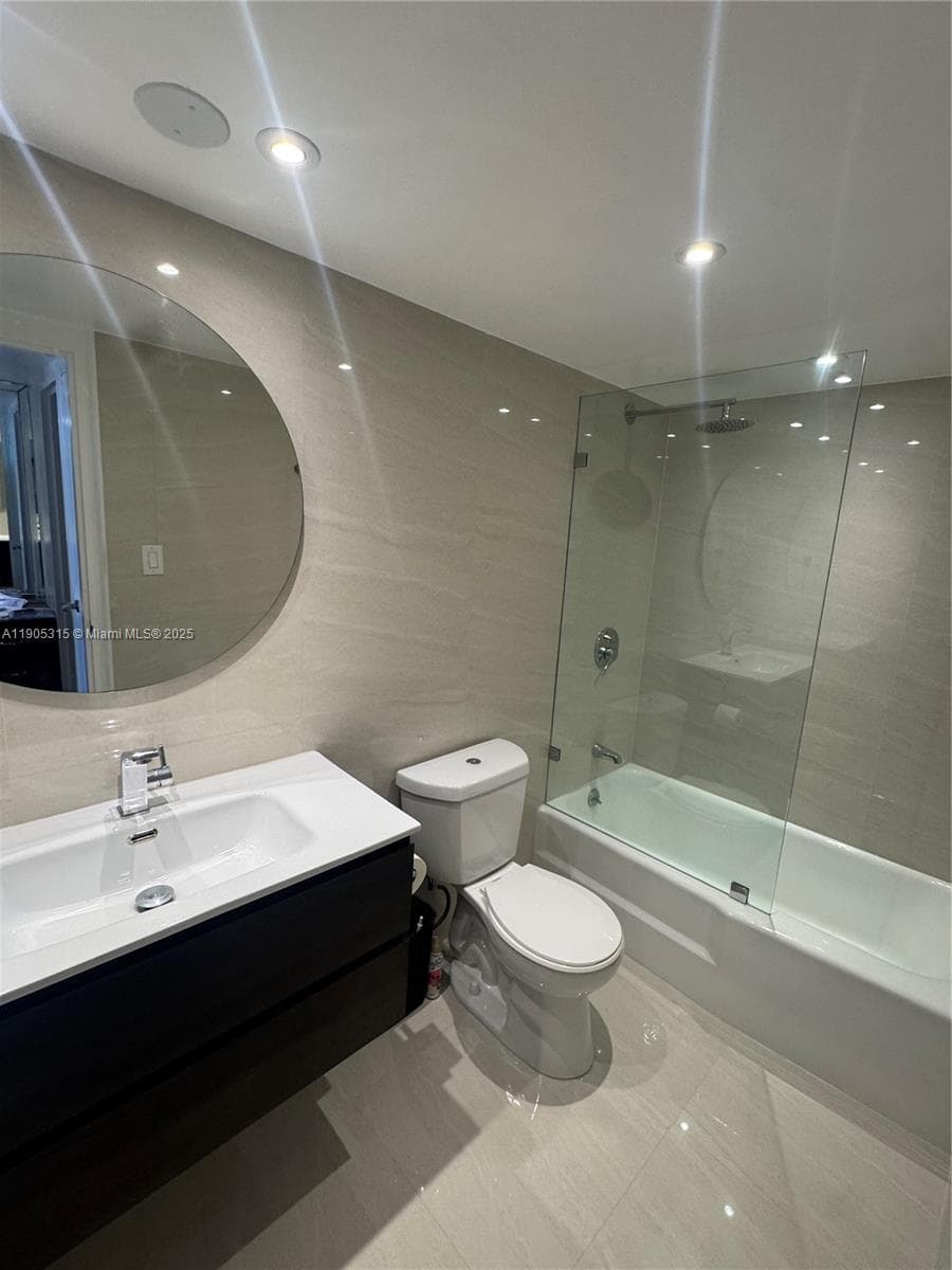 5161 Collins Ave 911 photo 12