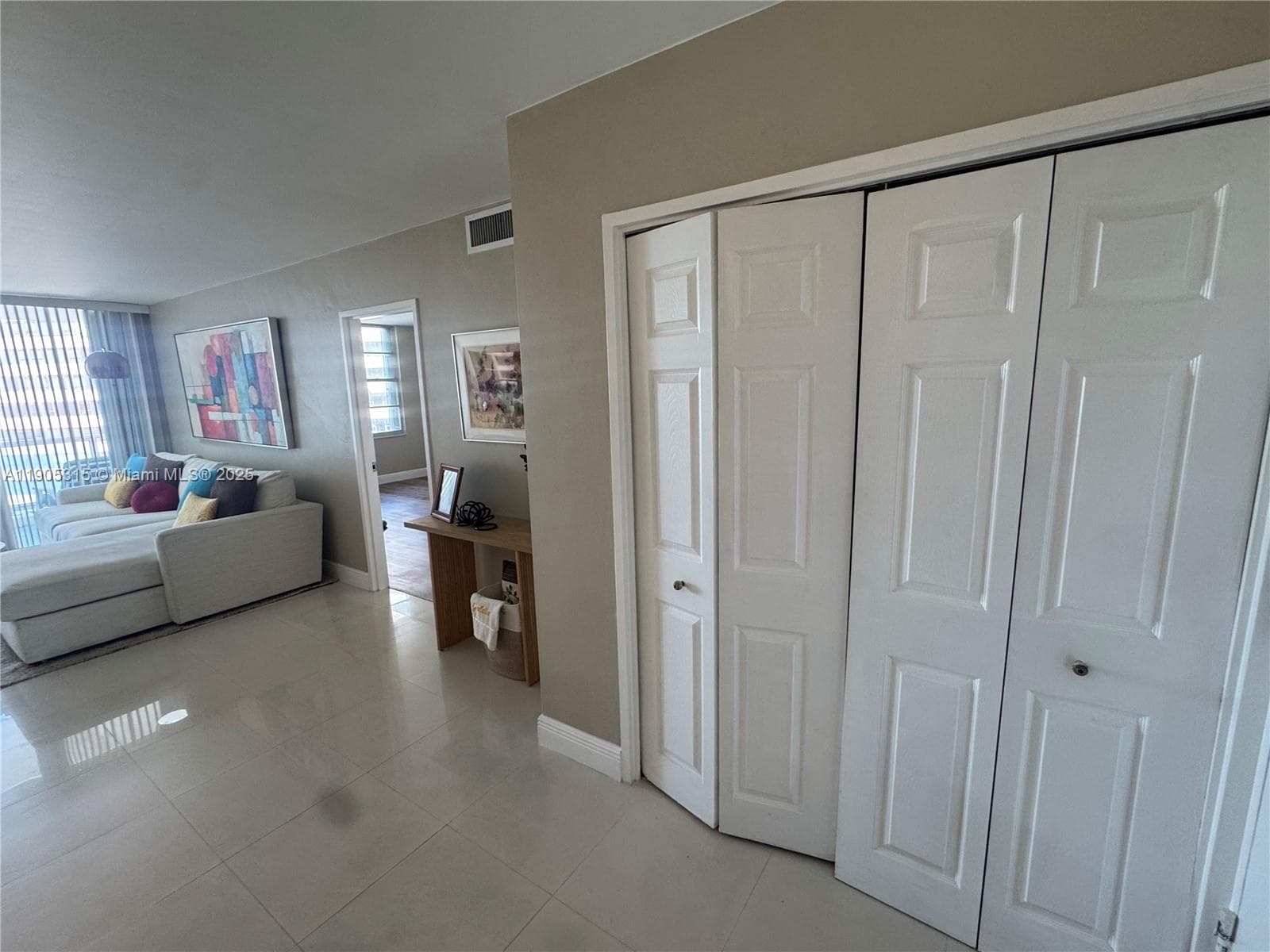 5161 Collins Ave 911 photo 10