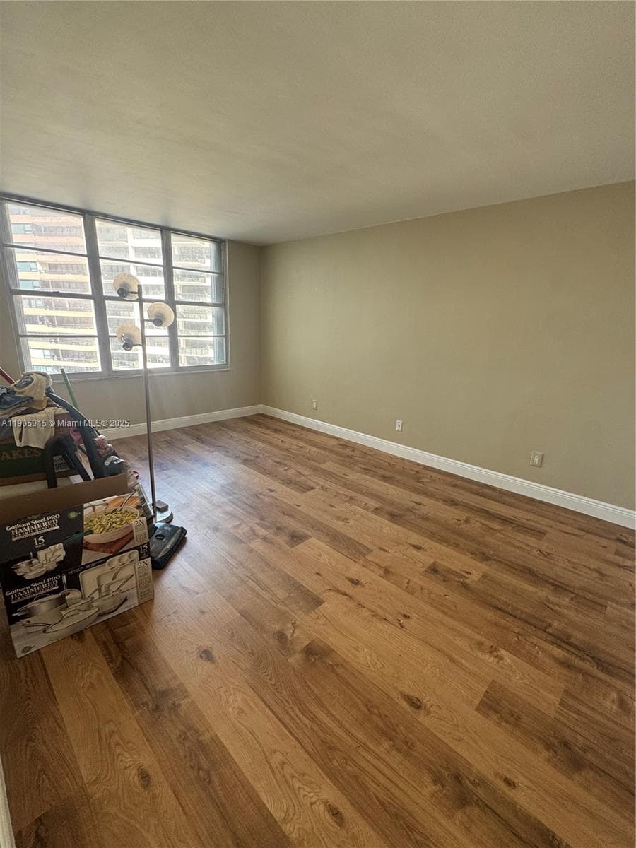 5161 Collins Ave 911 photo 11