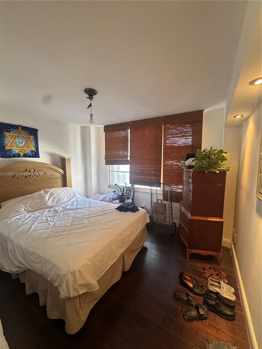 5161 Collins Ave 911 photo 19