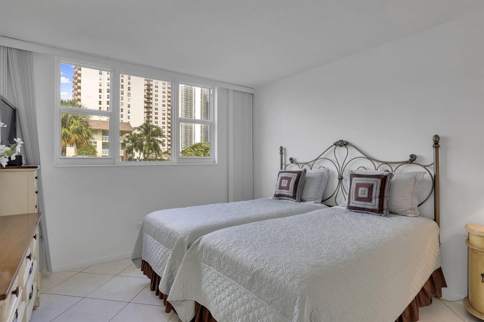 1891 S Ocean Drive 202 photo 10