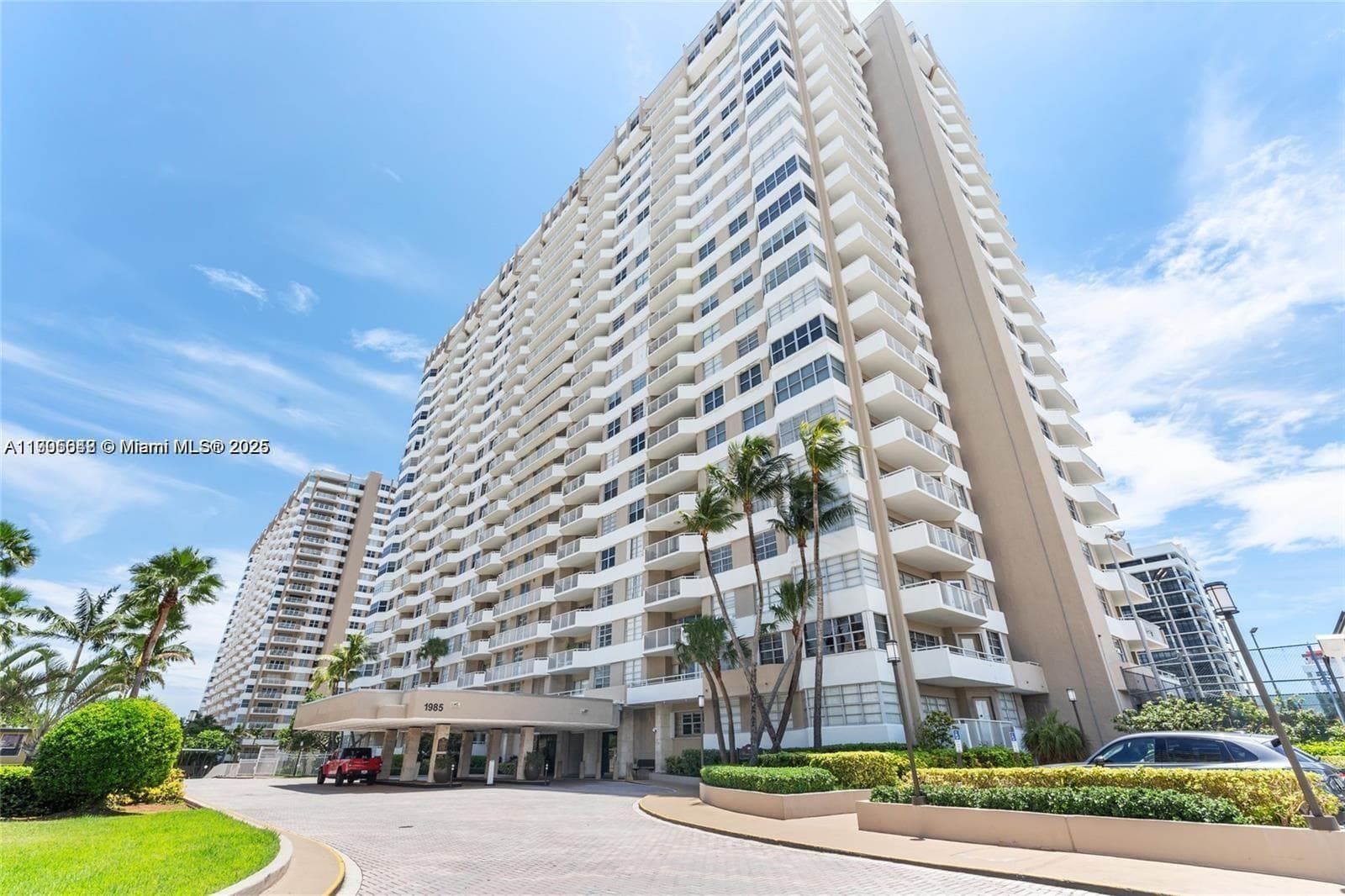 1985 S Ocean Dr 12J photo 1