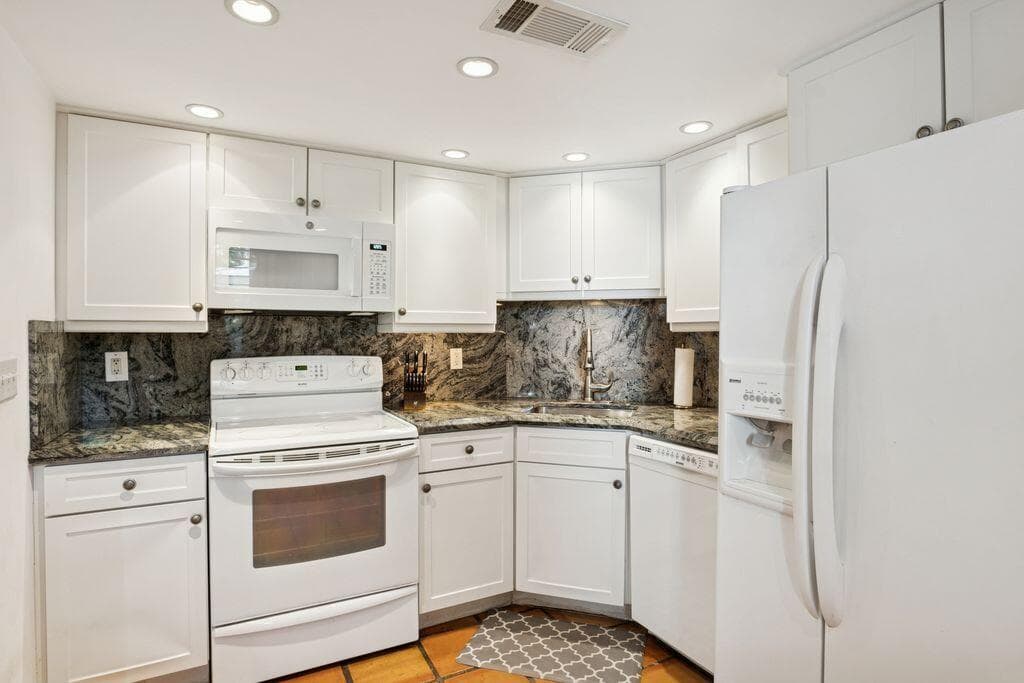 1 Harbourside Drive 1103 photo 24