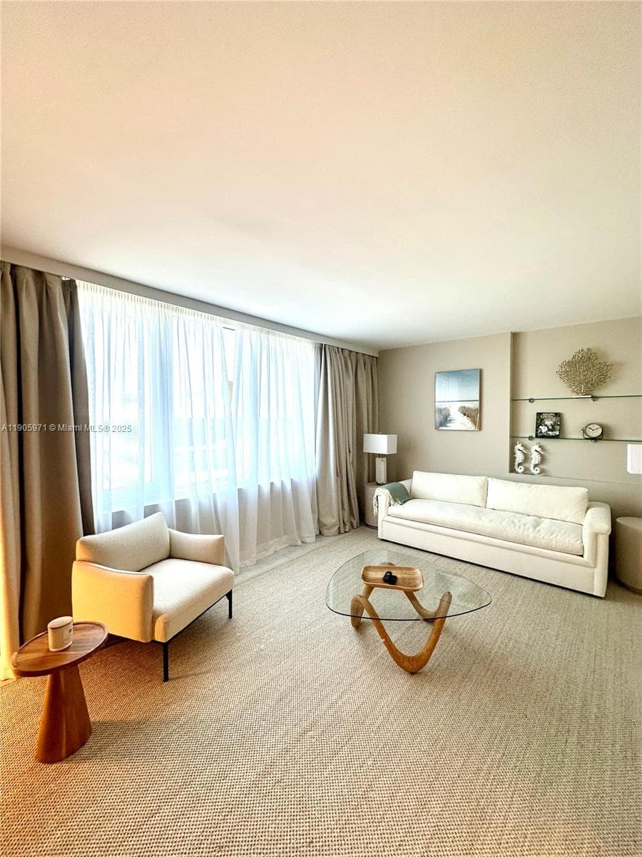 2301 Collins Ave 836 photo 2