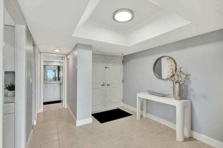 5550 N Ocean Drive 2b photo 3