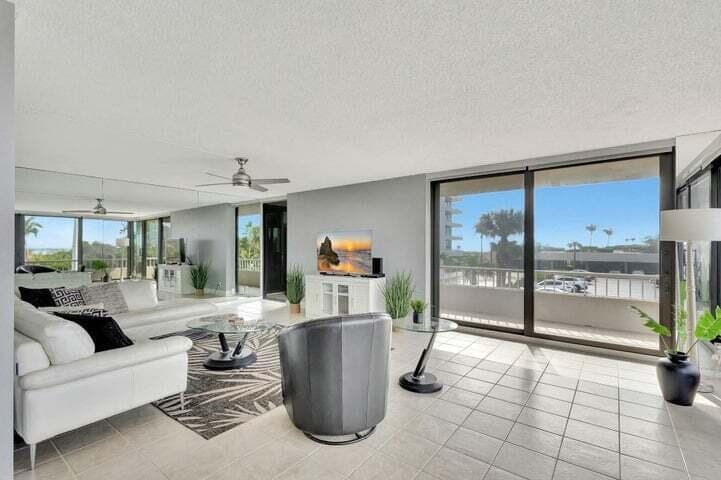 5550 N Ocean Drive 2b photo 5