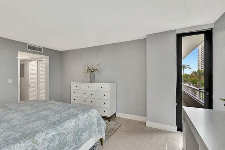 5550 N Ocean Drive 2b photo 18