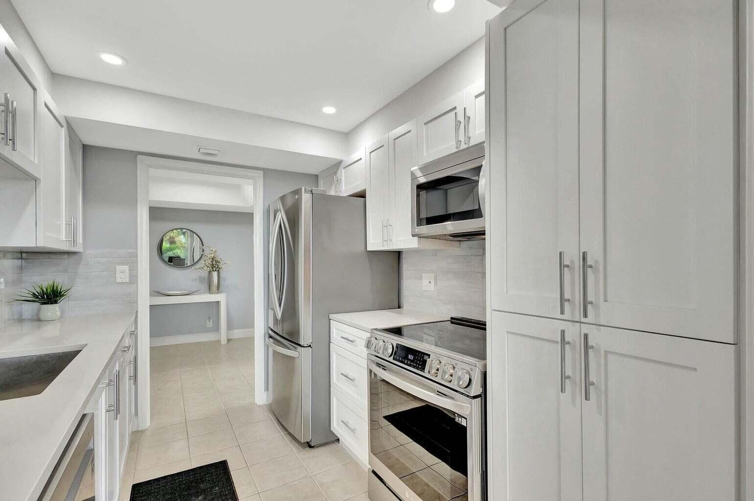 5550 N Ocean Drive 2b photo 8