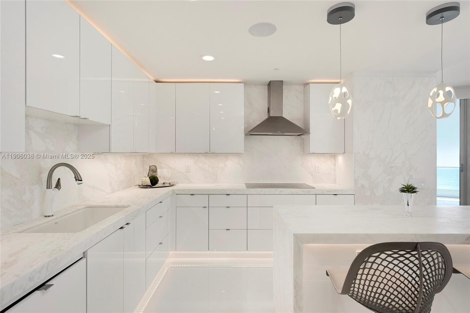 5959 Collins Ave 807 photo 16