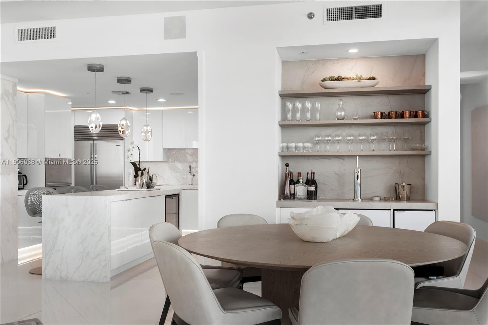 5959 Collins Ave 807 photo 21