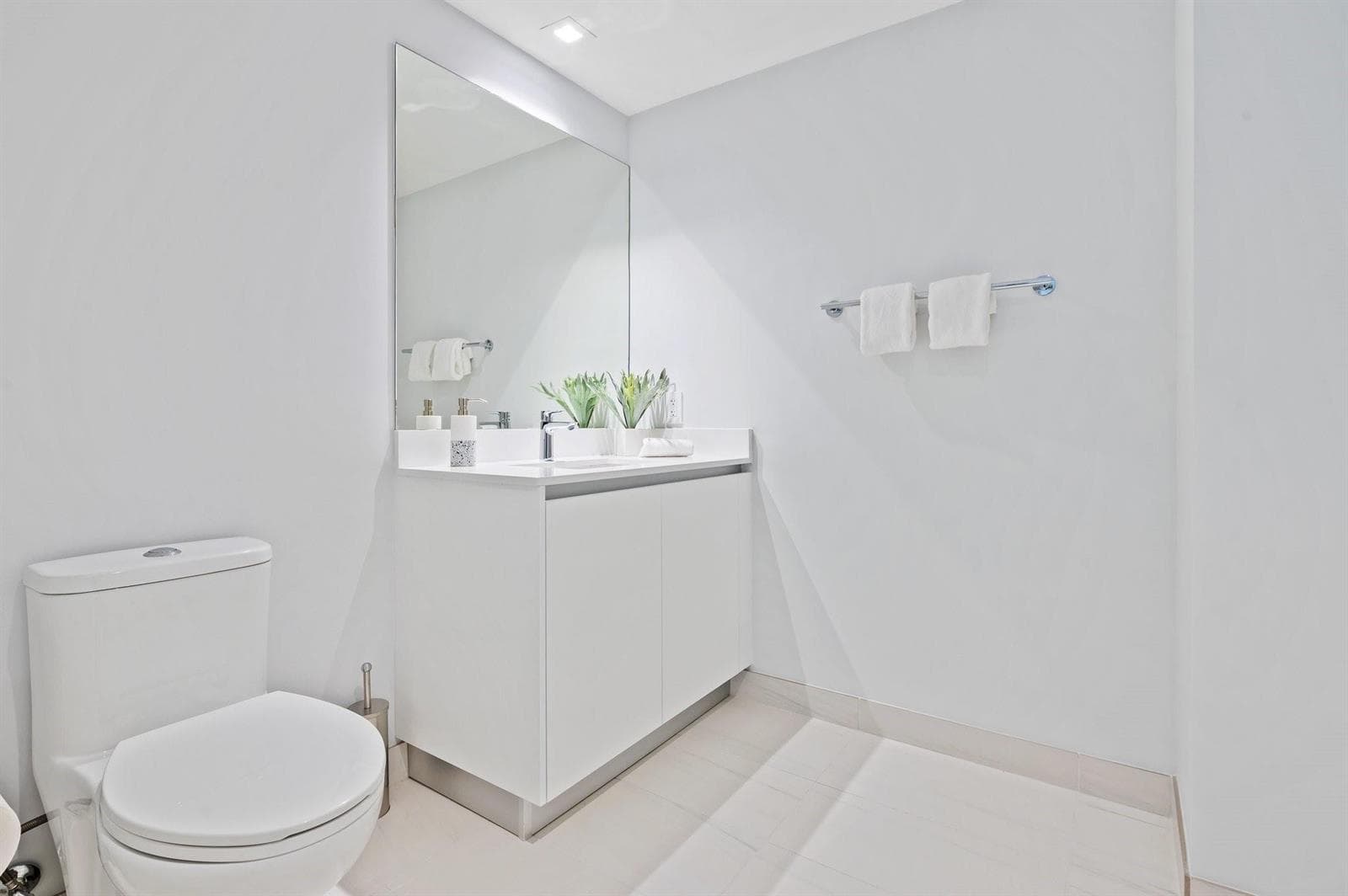 1116 N Ocean Boulevard 1606 photo 16