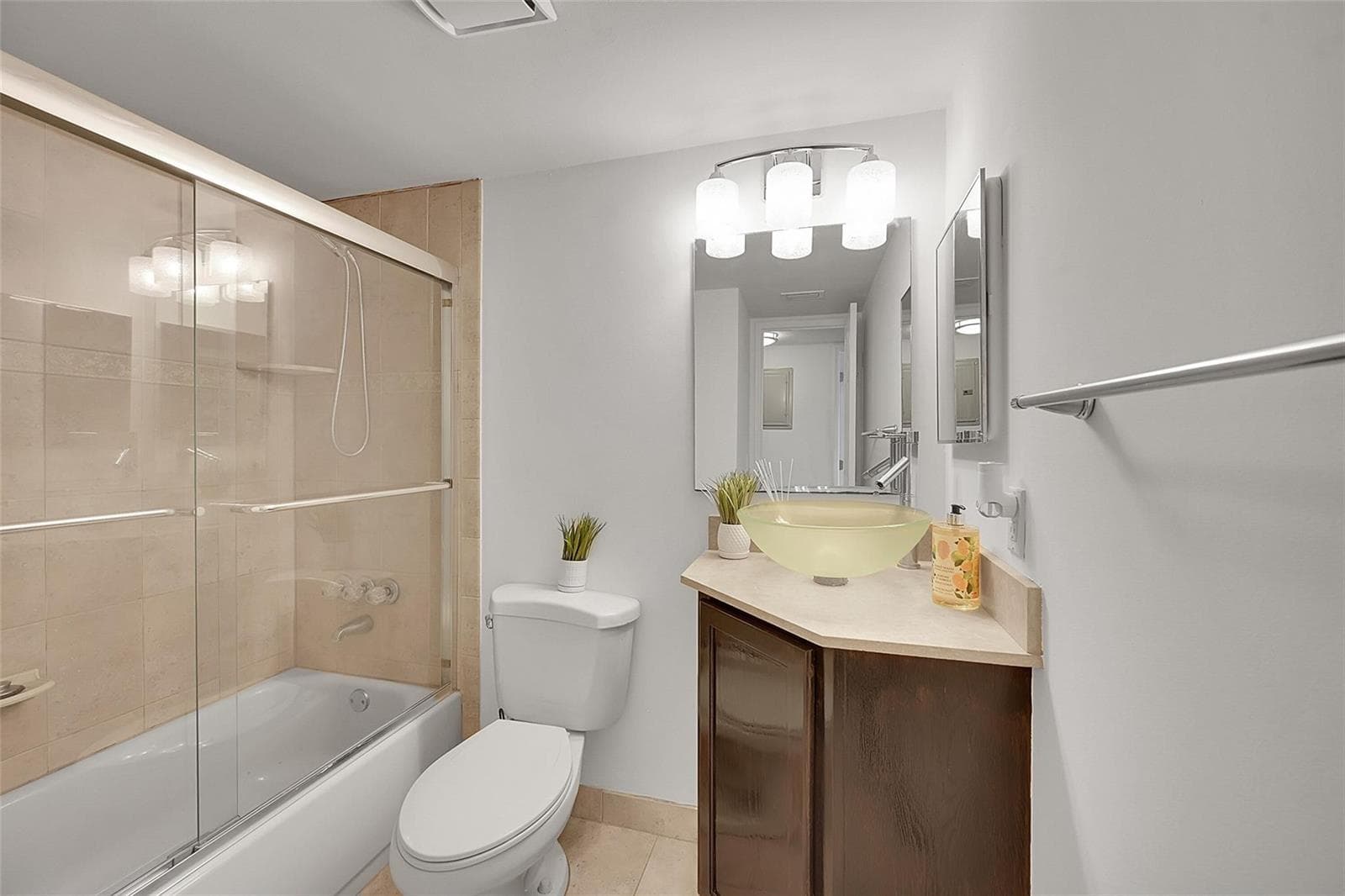 2850 NE 14th St Causeway B-203 photo 16