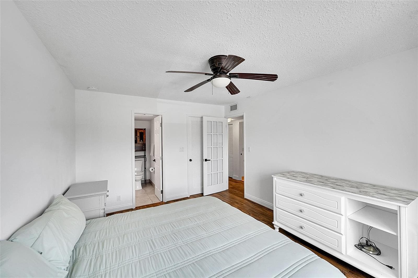 2850 NE 14th St Causeway B-203 photo 12