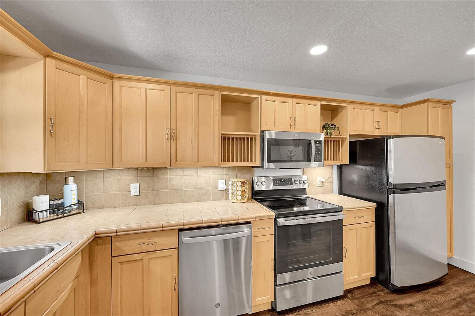 2850 NE 14th St Causeway B-203 photo 8