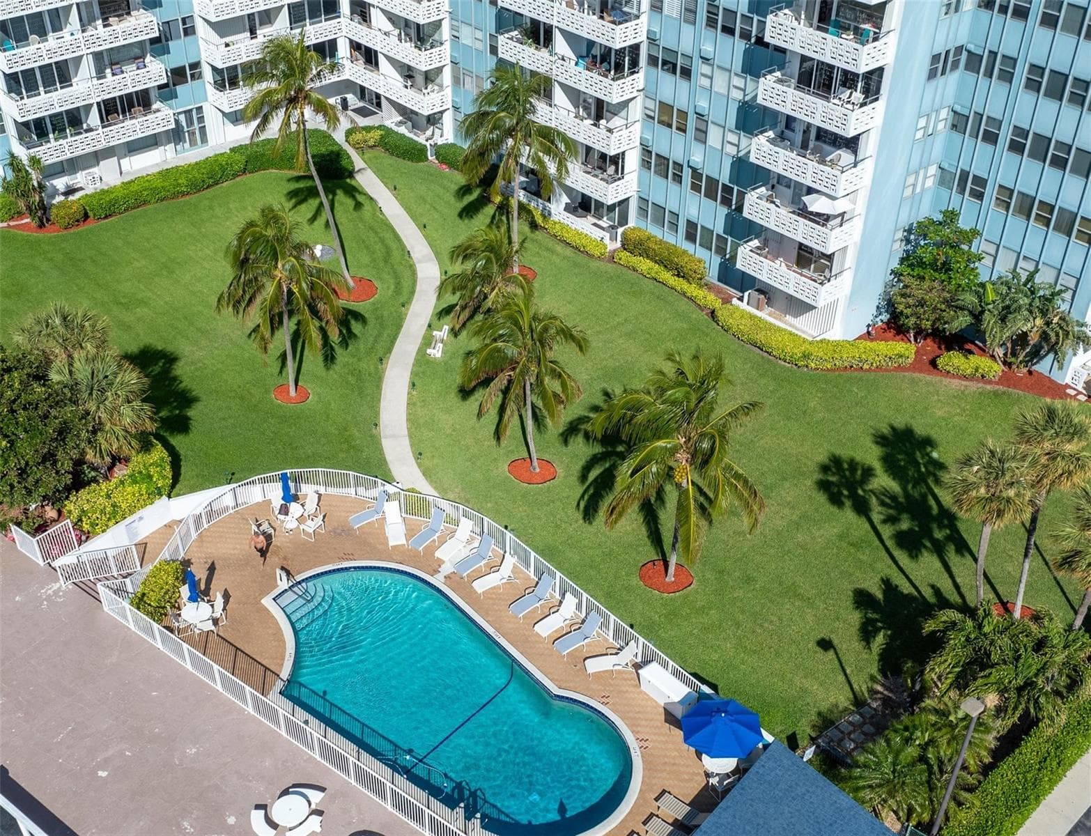 1900 S Ocean Drive 712 photo 18