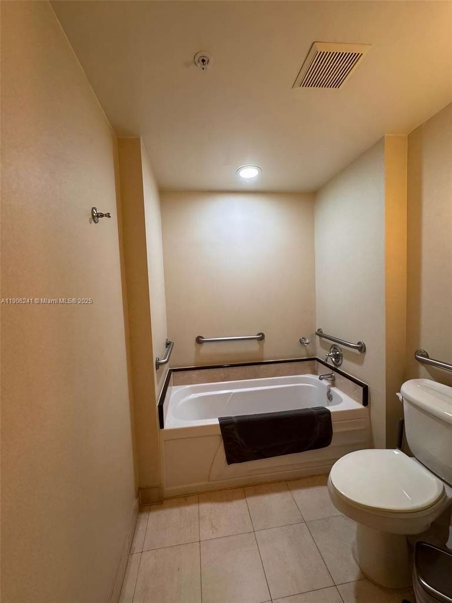 18001 Collins Ave 1117 photo 14
