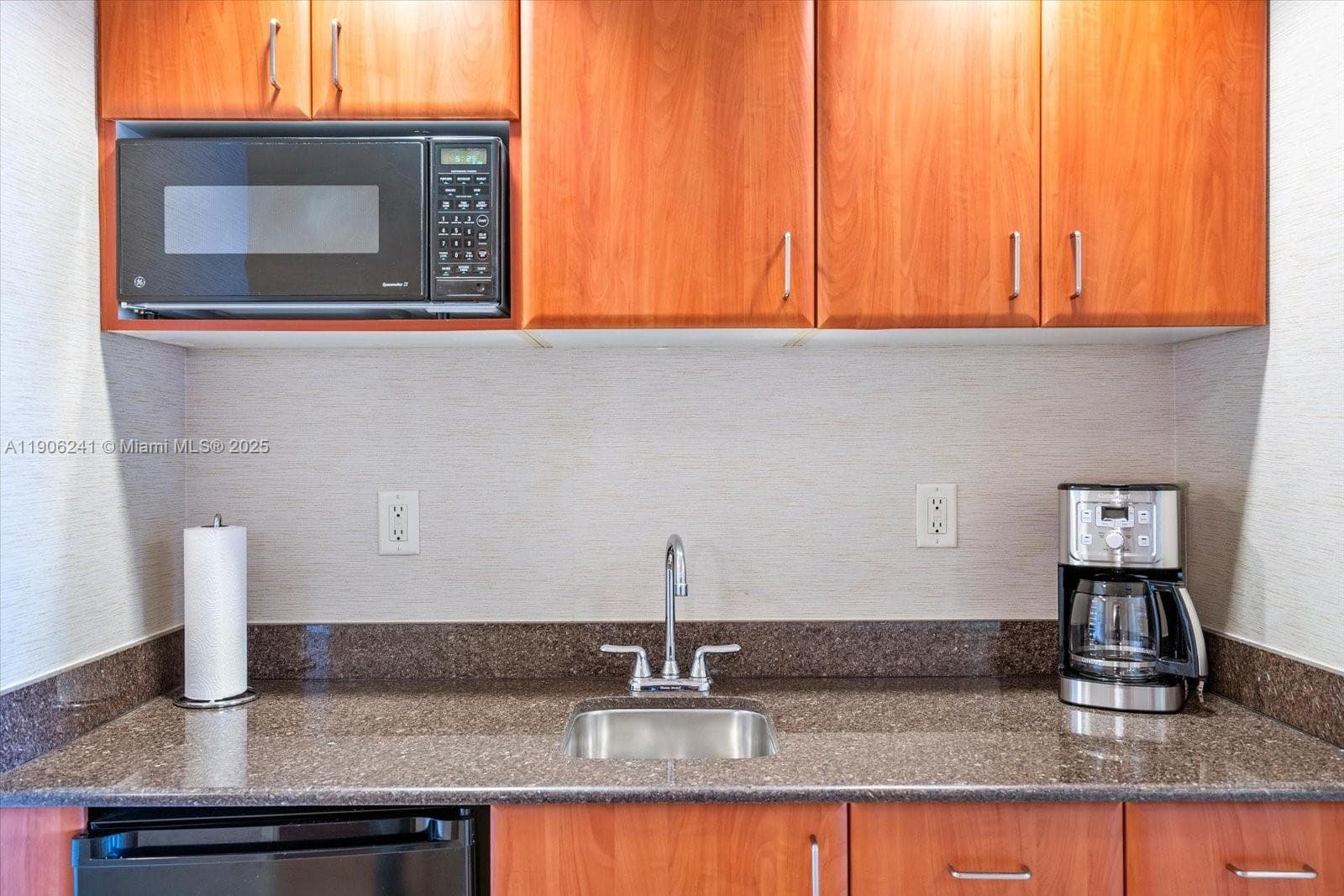 18001 Collins Ave 1117 photo 18