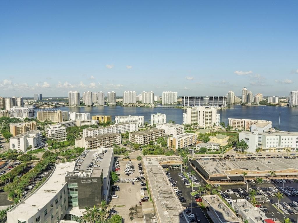 18001 Collins Ave 1117 photo 19