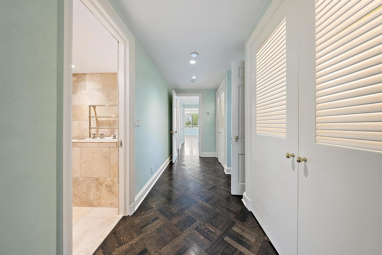 425 Worth Avenue 2f photo 22