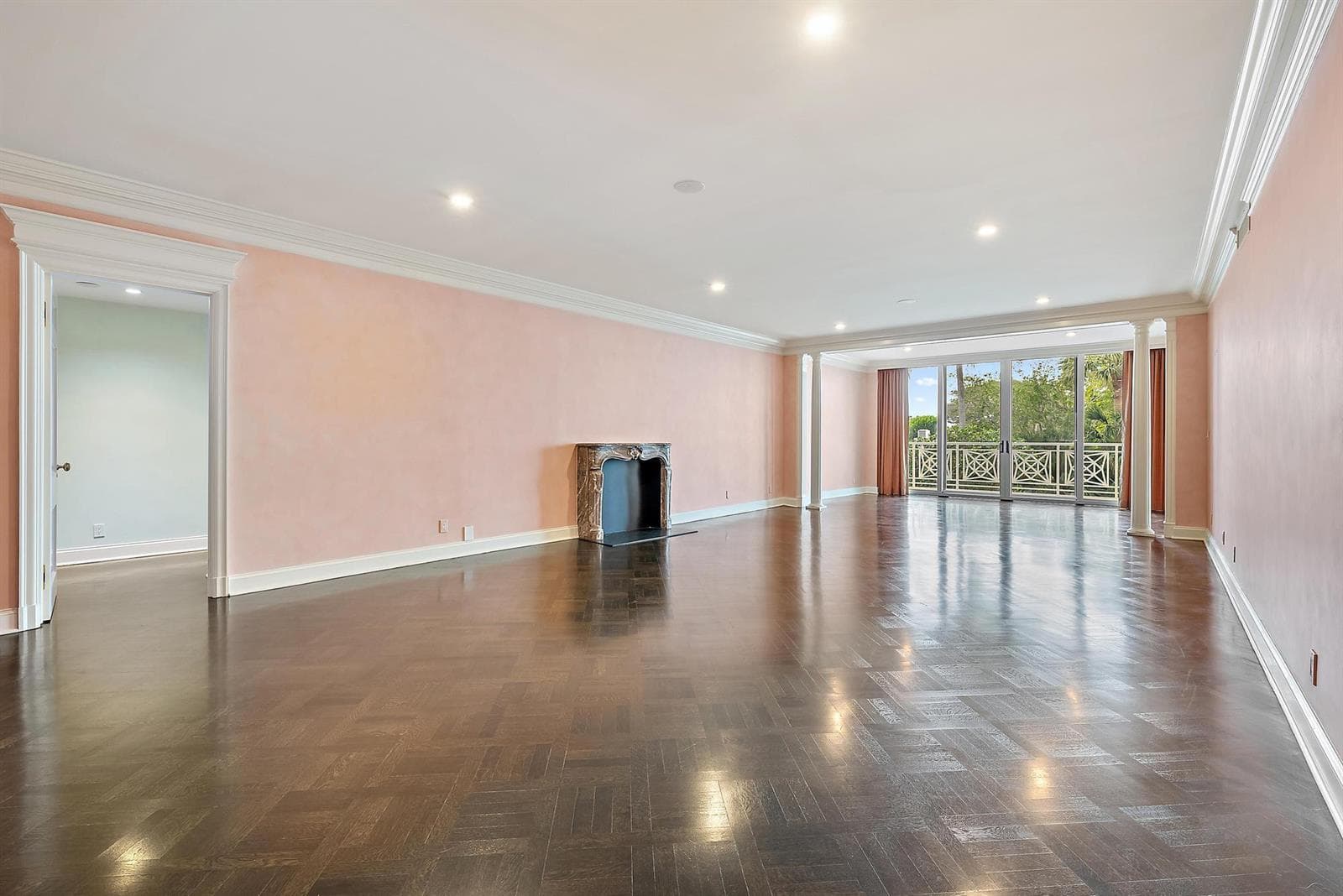 425 Worth Avenue 2f photo 9