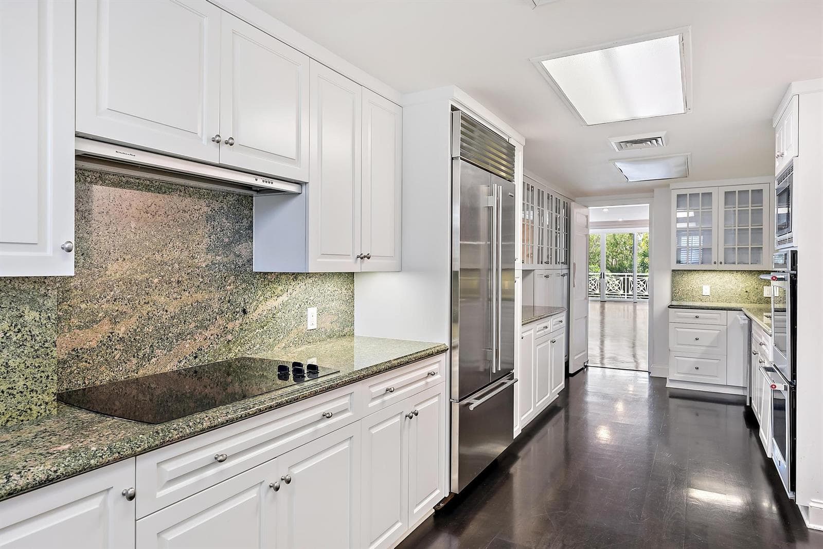 425 Worth Avenue 2f photo 15