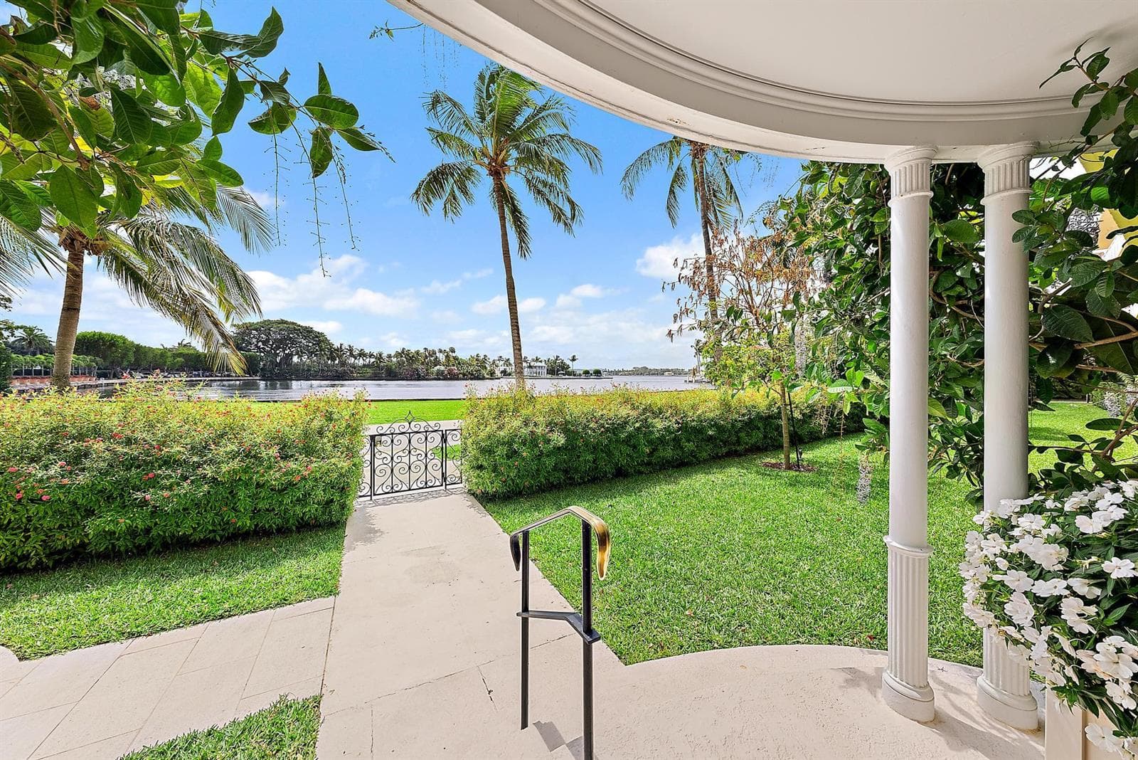 425 Worth Avenue 2f photo 4