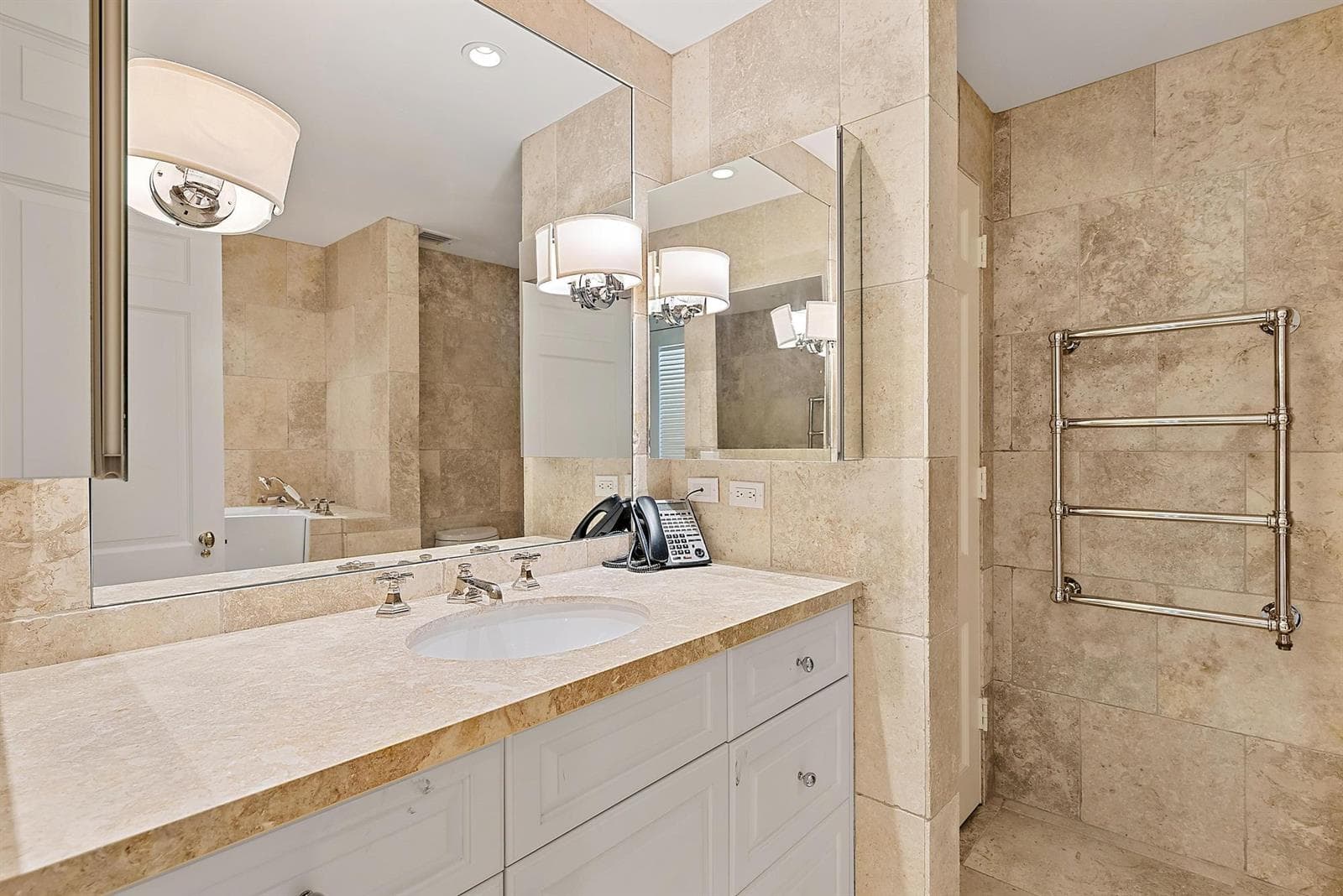 425 Worth Avenue 2f photo 25