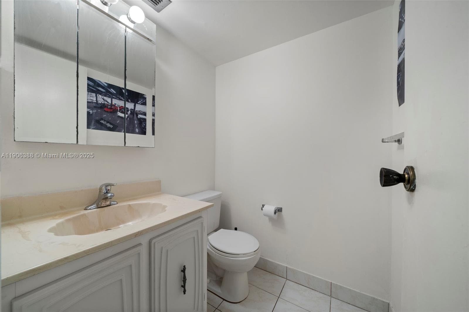 800 Parkview Dr 302 photo 7