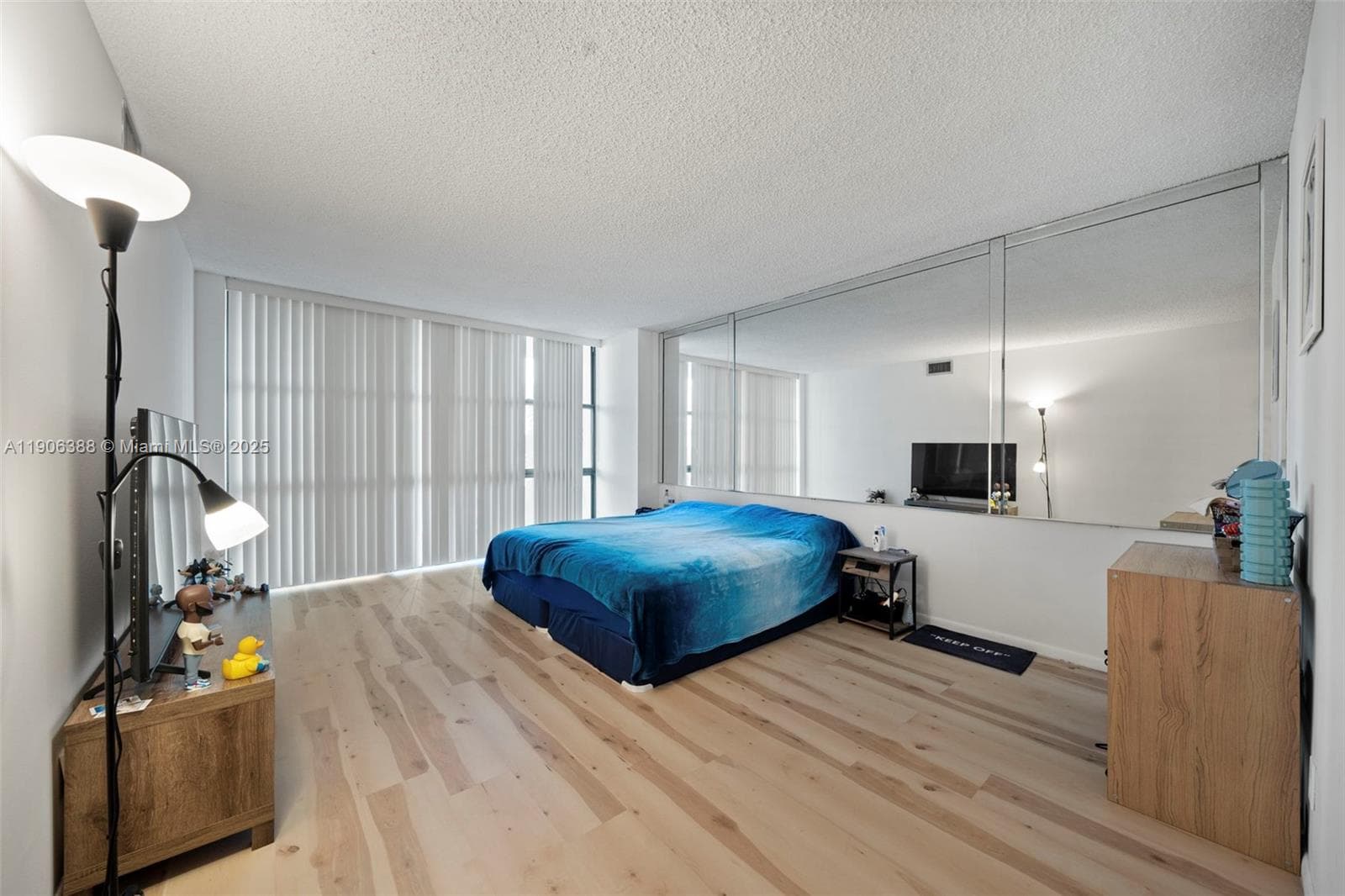 800 Parkview Dr 302 photo 11
