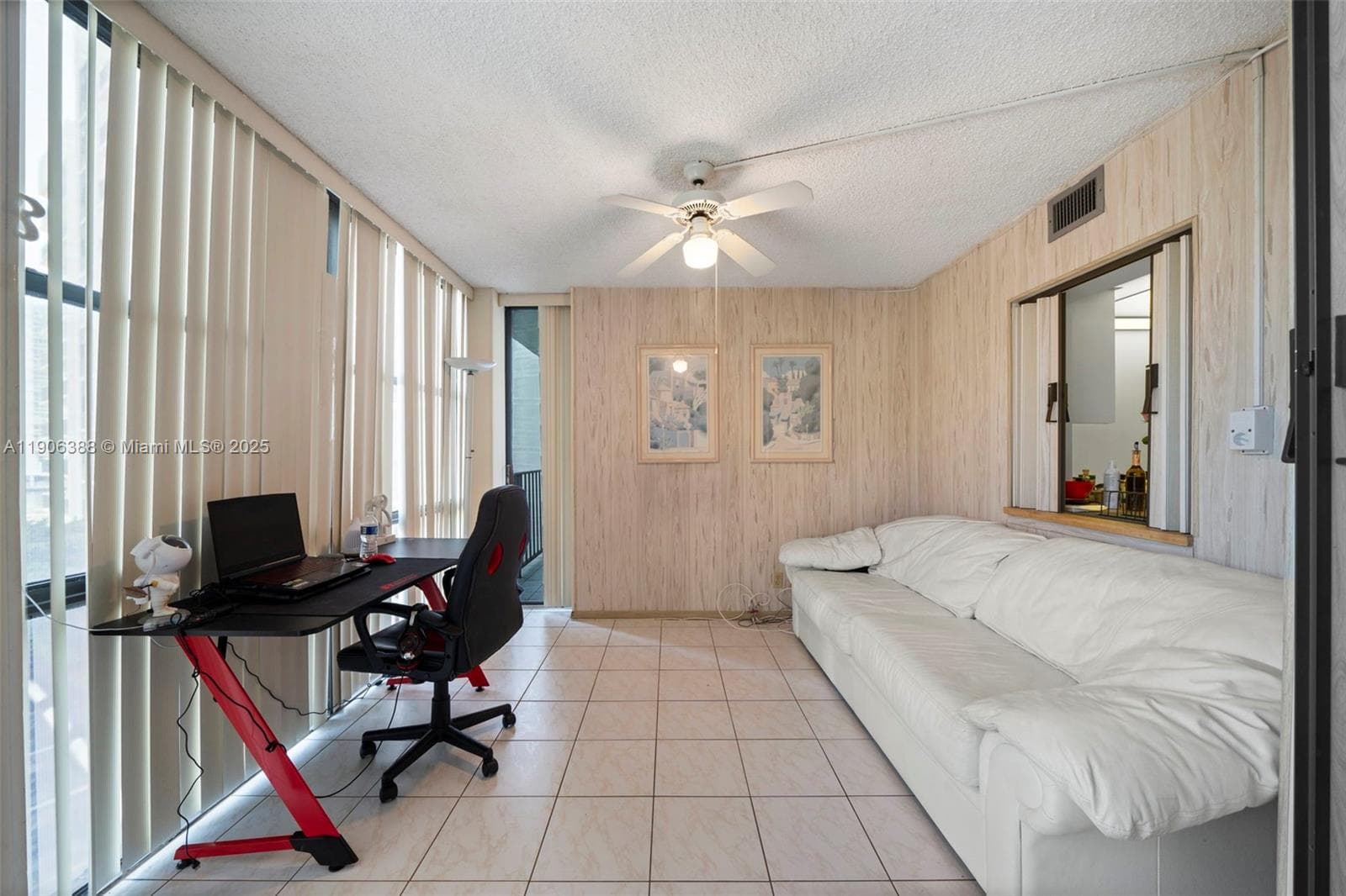 800 Parkview Dr 302 photo 4