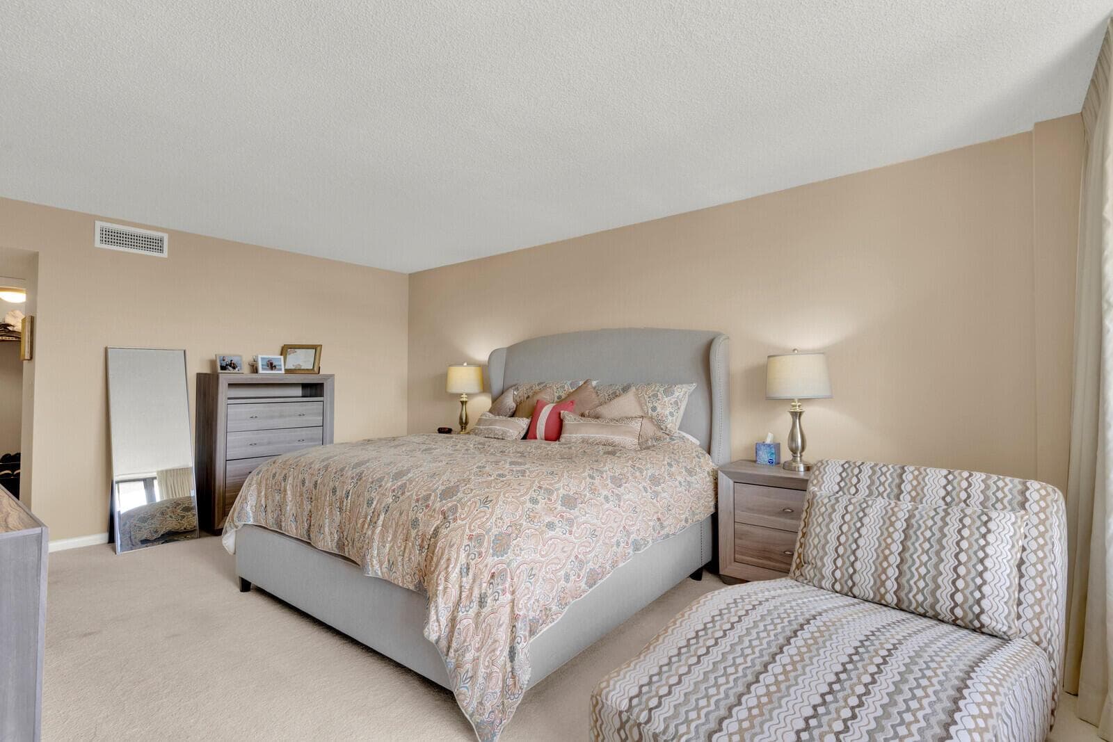 799 Jeffery Street 4070 photo 17