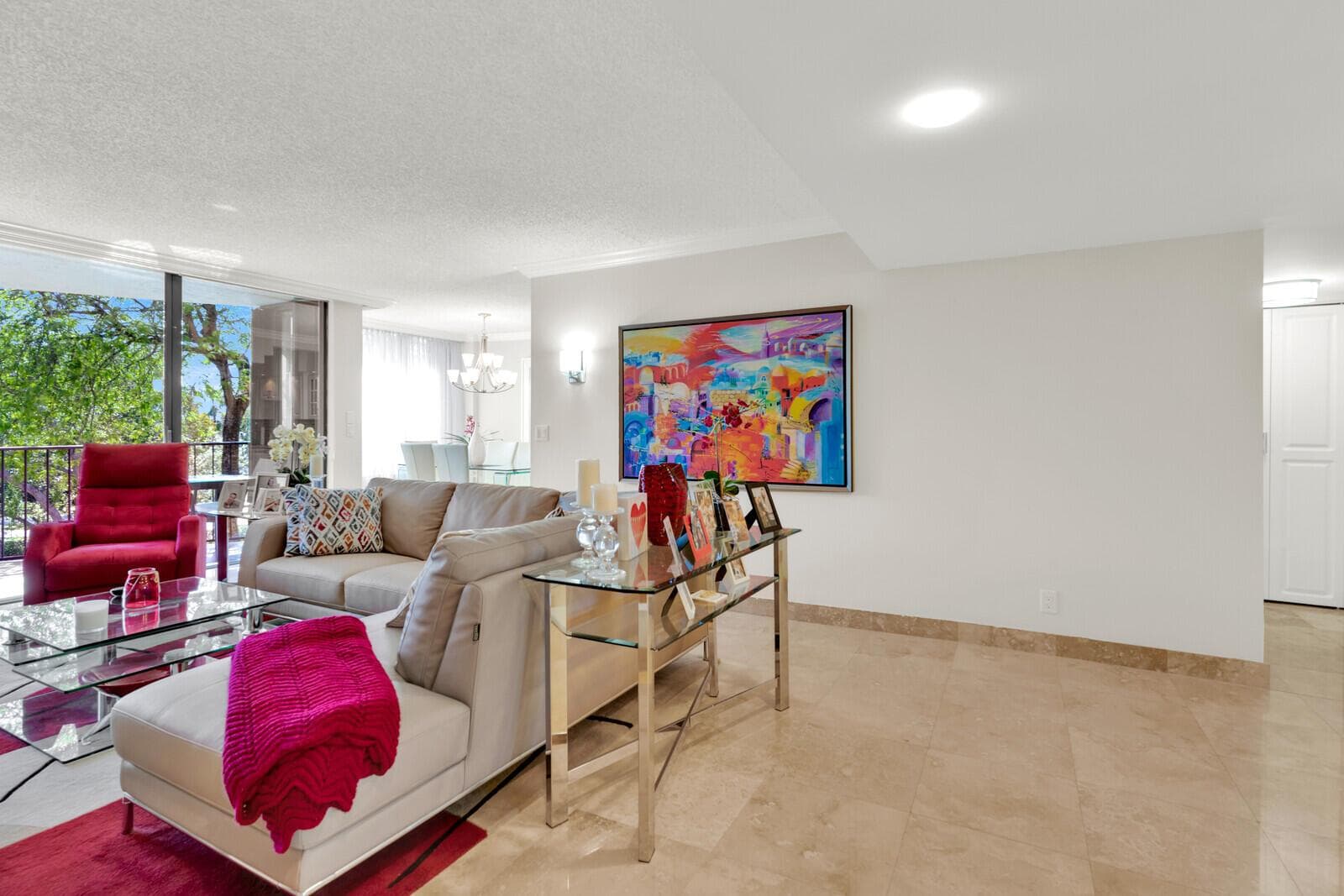 799 Jeffery Street 4070 photo 3