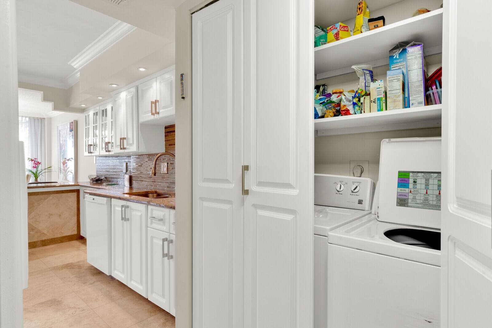 799 Jeffery Street 4070 photo 10