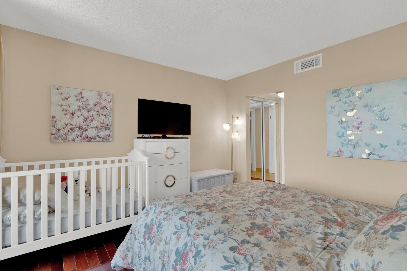 799 Jeffery Street 4070 photo 14
