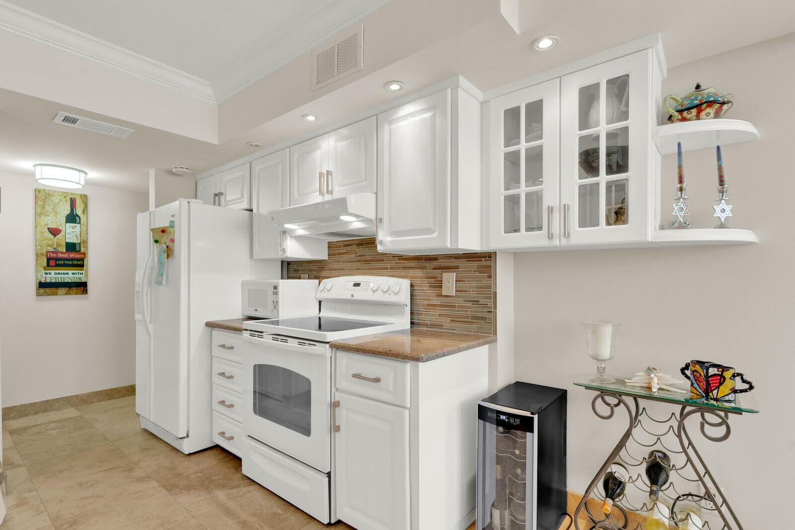 799 Jeffery Street 4070 photo 11
