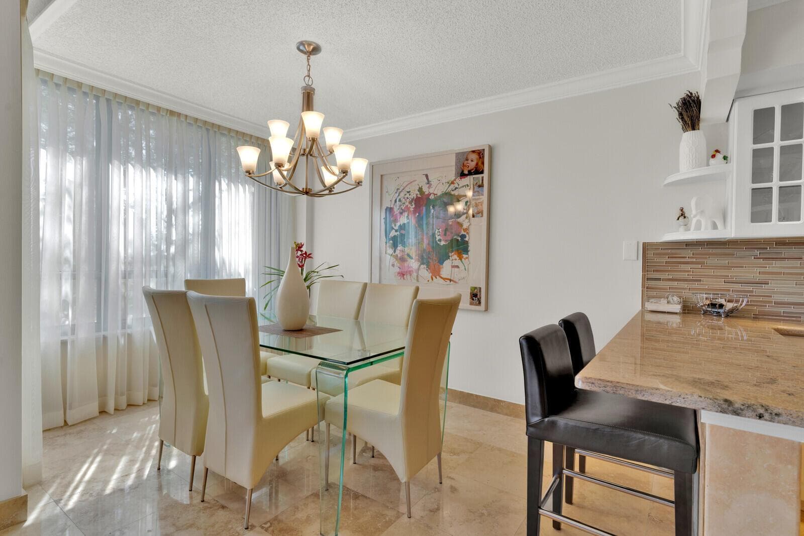 799 Jeffery Street 4070 photo 8