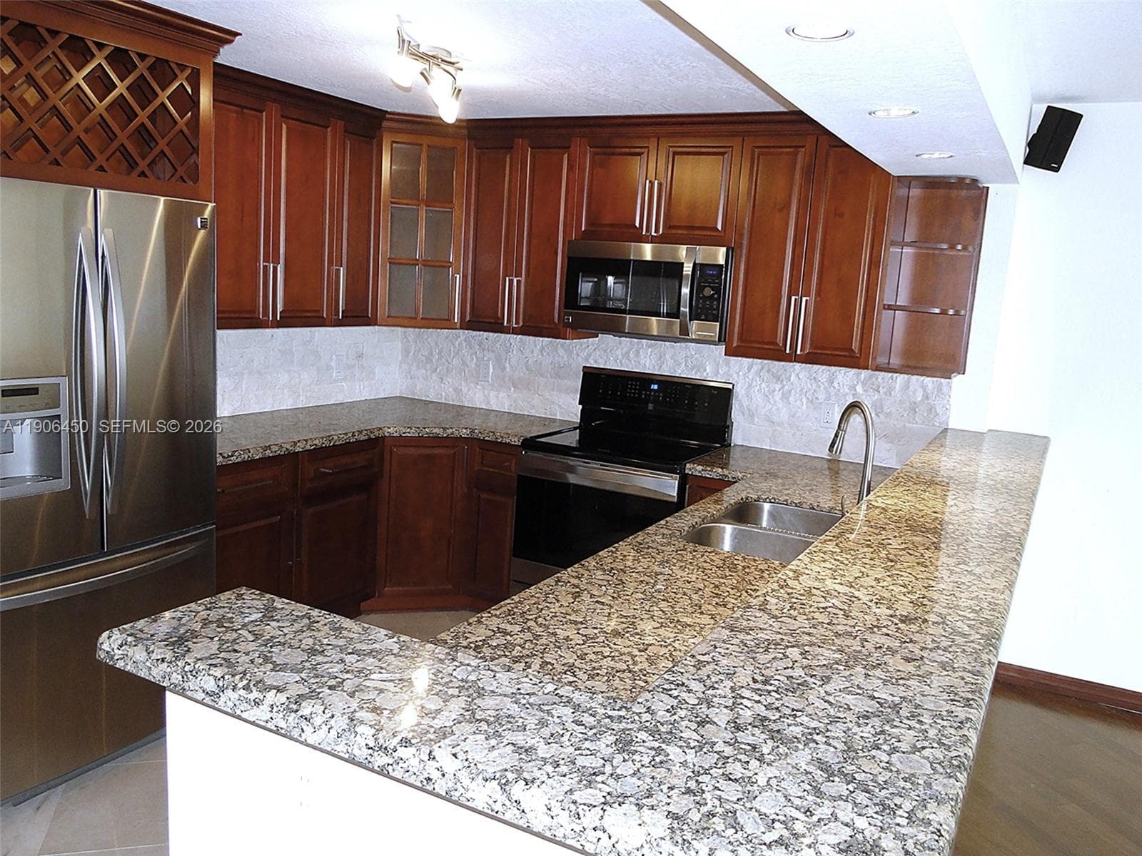 2801 183rd St 1411W photo 2