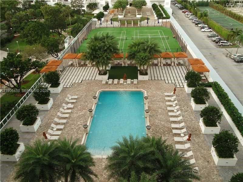 2801 183rd St 1411W photo 10