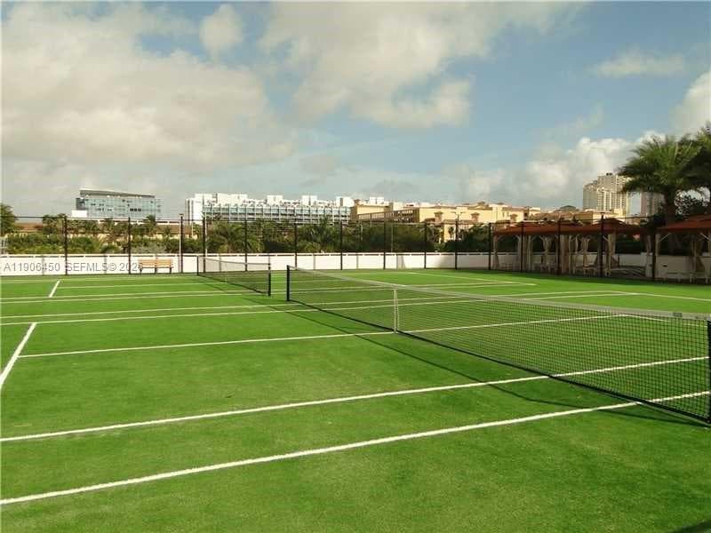 2801 183rd St 1411W photo 14